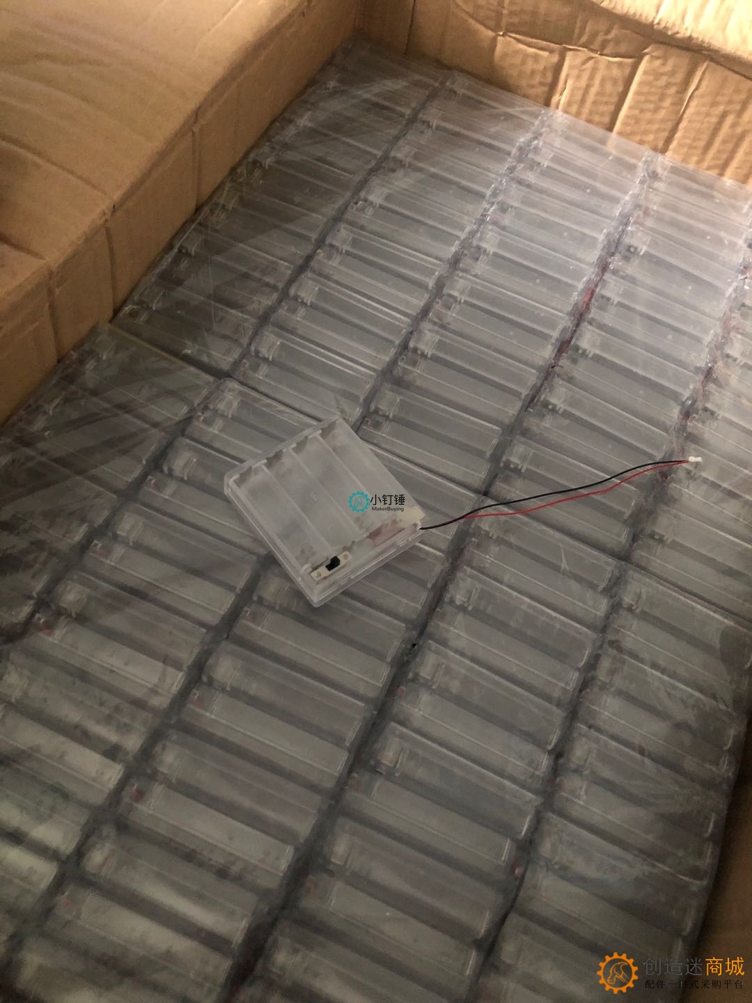 一个客户定制的电池盒，用于机器人