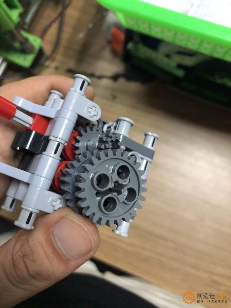 SNP71   积木四挡差速器带电池盒教程