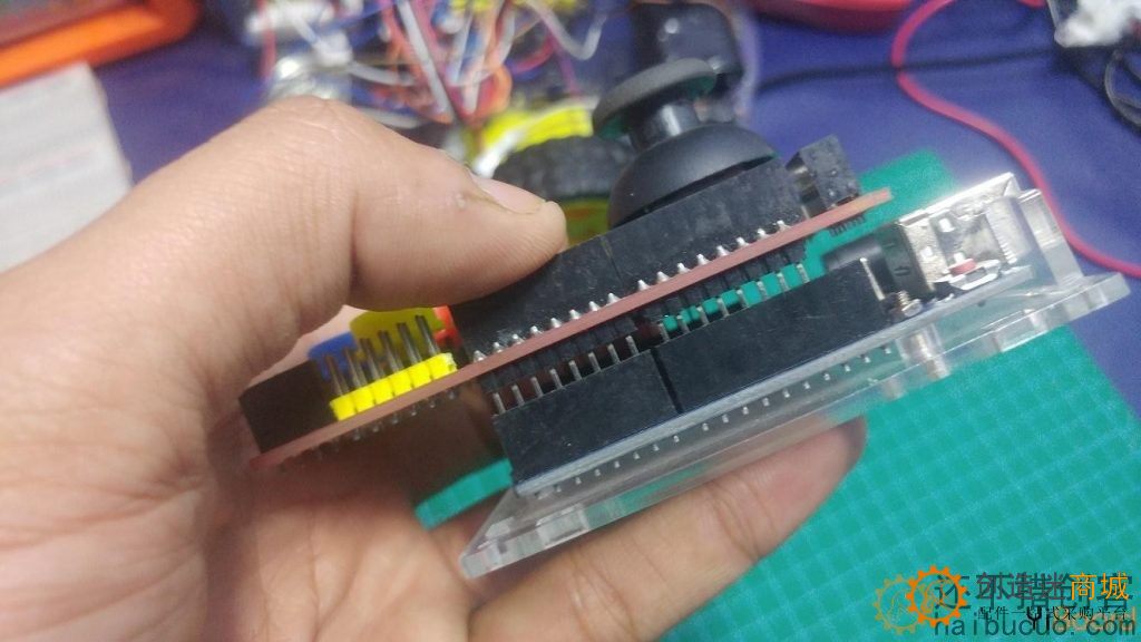5.2 Arduino+L298N+NRF24L01+ joystick机器人制作小车