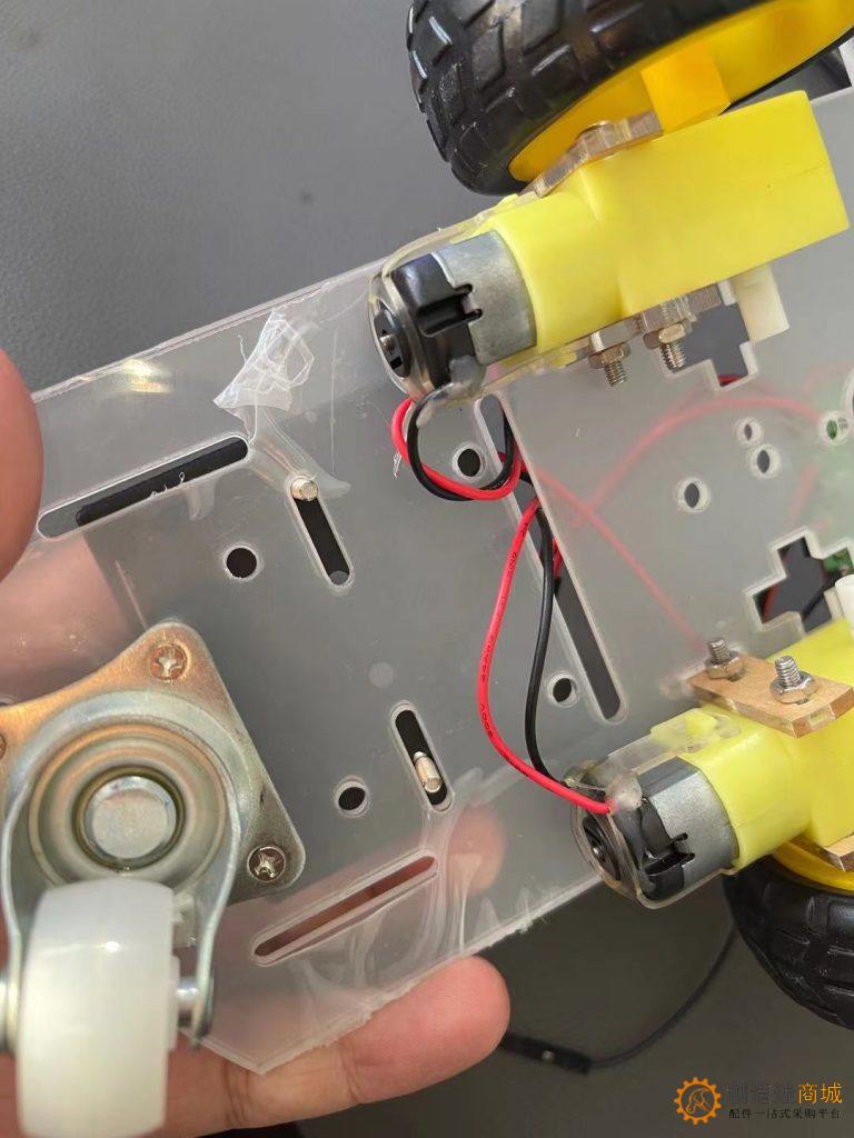 2.2 安装接收板和电池盒