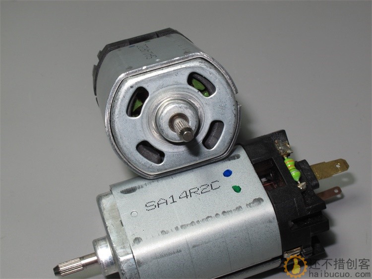 特价12V24V36V110V低速扁形5系列电机 带散热 同扁555电机