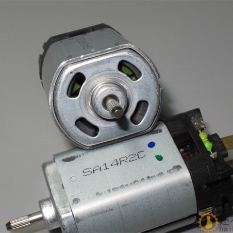 特价12V24V36V110V低速扁形5系列电机 带散热 同扁555电机