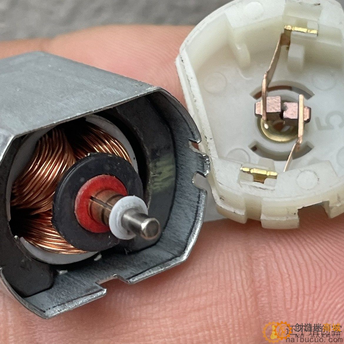 280直流电机 3V6V9V高速暴力微型马达模型玩具电机 10齿轮