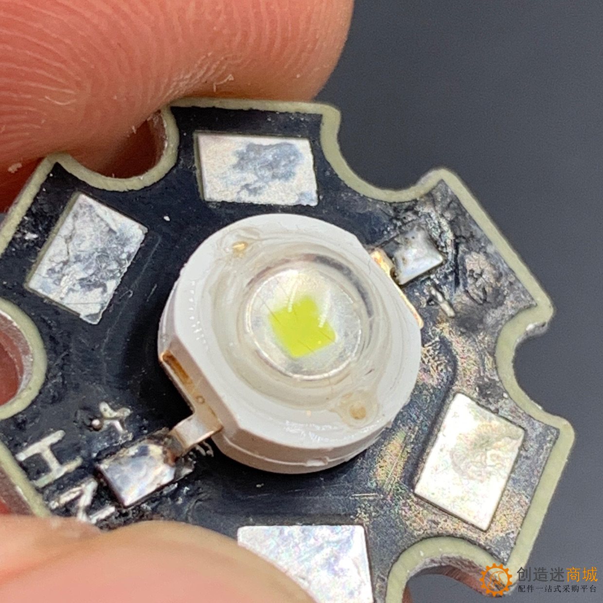 2瓦灯珠 白光 四根金线 铝基板散热 diy手电筒照明用途