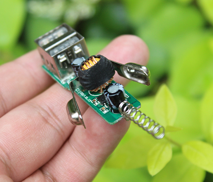 DC-DC降压电源模块板 直流7-12V转5V2.4A 手机USB车载充电器