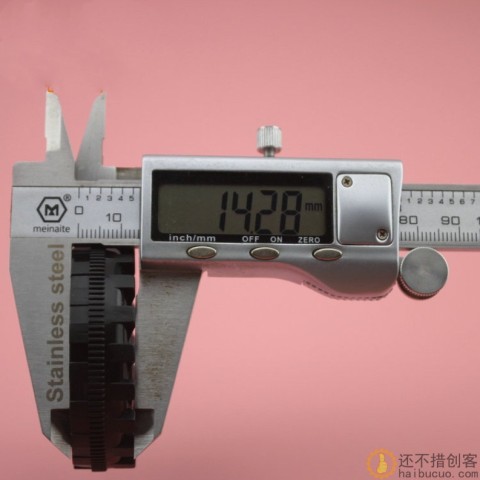 越野塑轮 塑料车轮 玩具车轮 科技积木零件 内八支撑 粗黑 W32