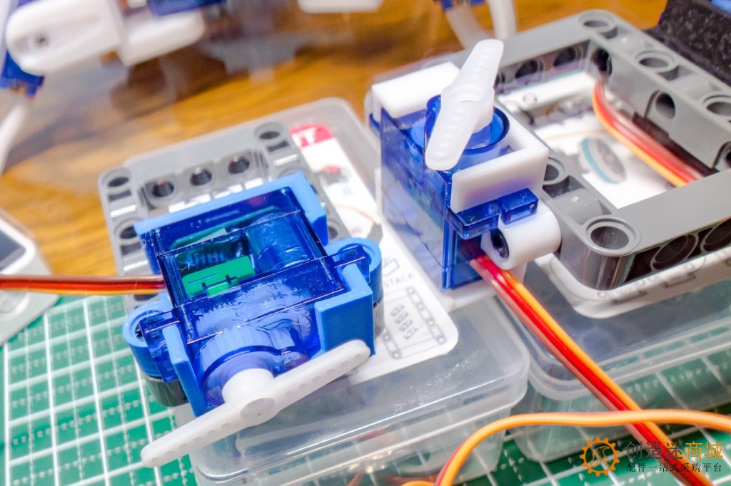 Lego compatible simple SG90 servo motor bracket 乐高sg90联轴器