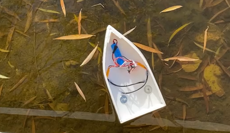 高集成，双桨，防水电机，四通道遥控KT板遥控小船 作者：微信网友赵