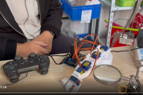 SNAR62 ps2低成本遥控六自由度机械臂套件