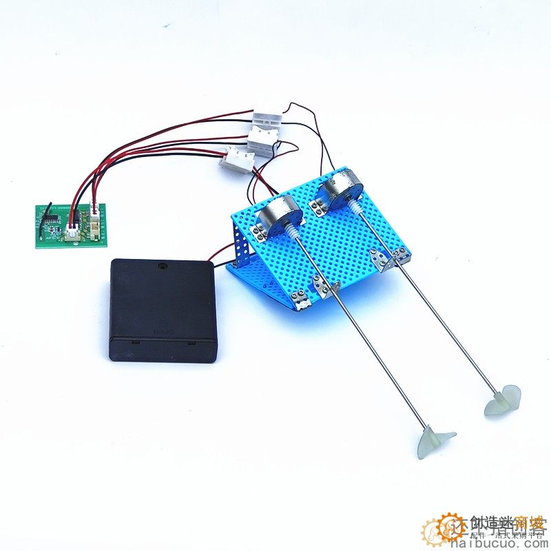 四通道遥控船 玩具船  4.8v/6v遥控拼装船 正反桨 两驱 创意diy玩具