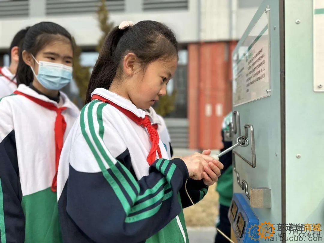 【中国式现代化河北场景·廊坊新篇章】三河：科普大篷车进校园 “点燃”学生科学热情