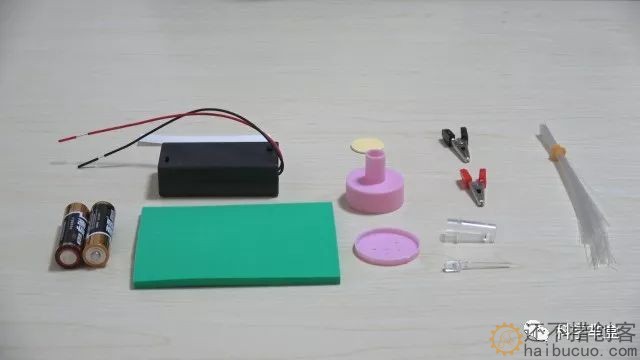 如何制作一个多彩光纤灯？