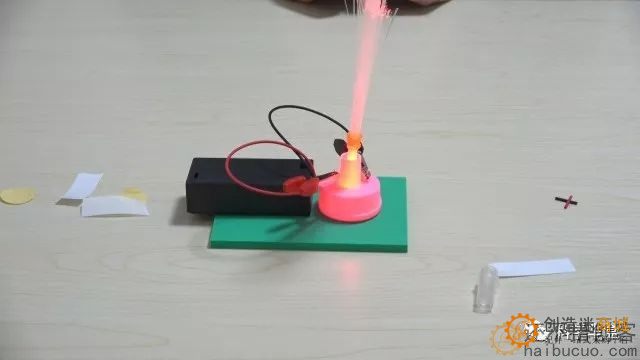 如何制作一个多彩光纤灯？