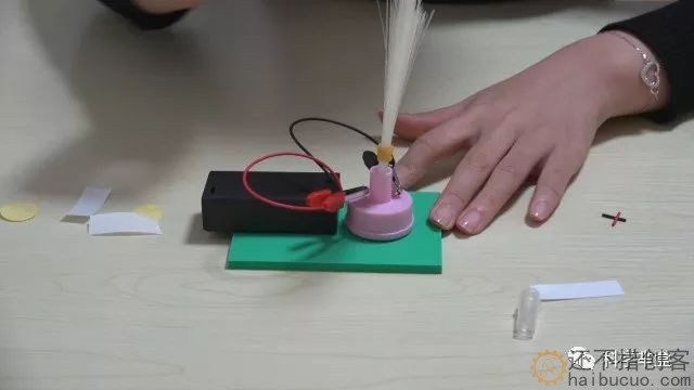 如何制作一个多彩光纤灯？
