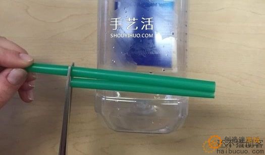如何制作一个瓶子电动风力小车？用瓶子，瓶盖，马达，扇叶