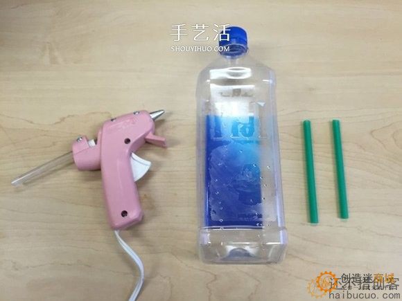 如何制作一个瓶子电动风力小车？用瓶子，瓶盖，马达，扇叶
