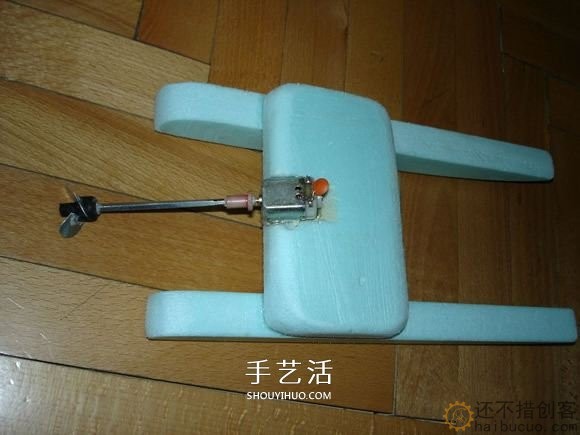如何制作一个电动泡沫双体船？