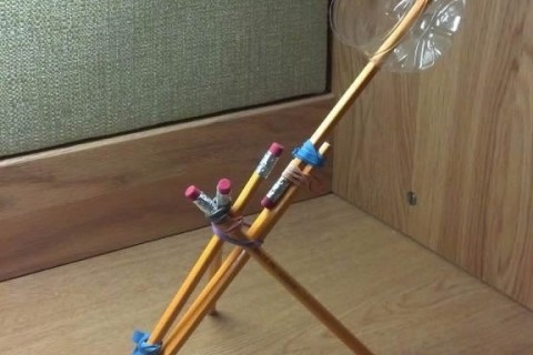 如何制作一个投石机？用几根铅笔