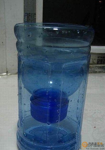 塑料瓶变废为宝手工制作不用浇水花盆