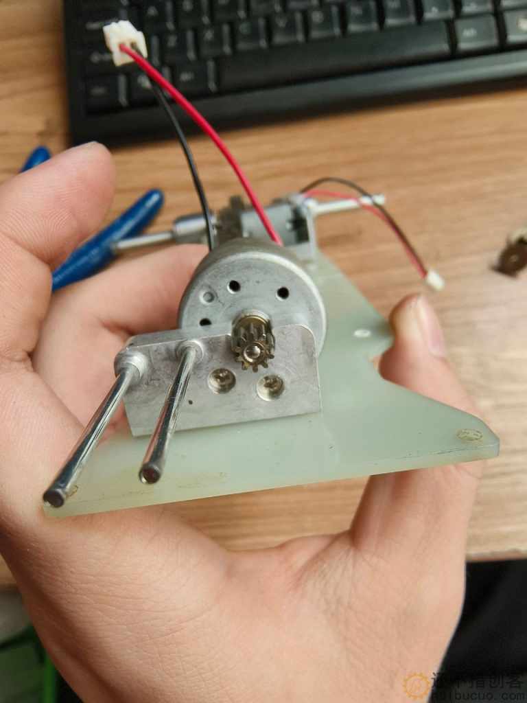 SNP106 金属齿轮转向遥控小车套装组装教程