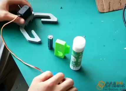 SNM2900 DIY创客 拼装灰色大夹子 机械爪 机器人夹持器