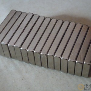 钕铁硼超强磁铁 吸铁石 永磁强力磁铁 长方形磁铁20X10X3 MM SN165