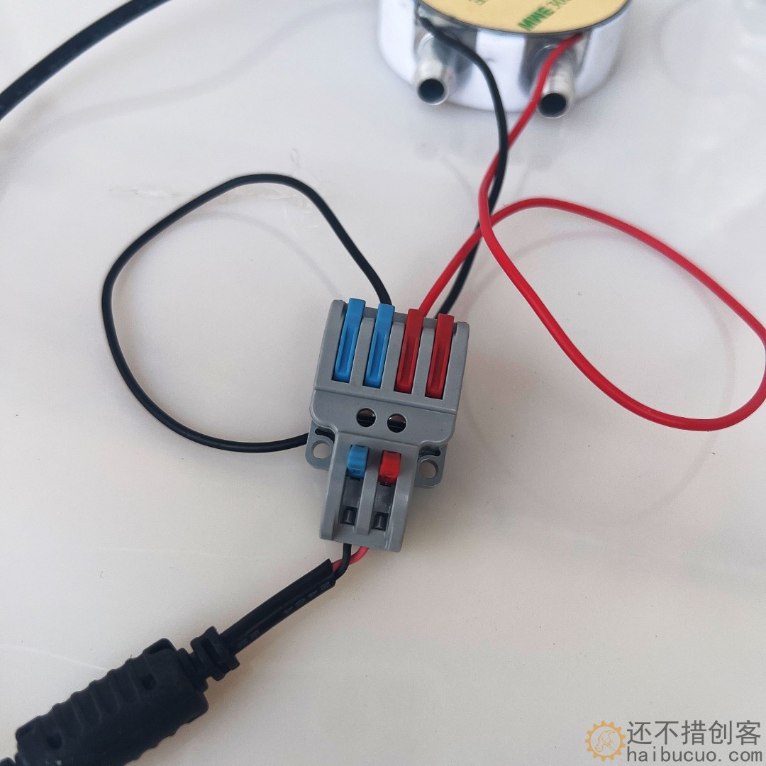 磁吸水冷手机平板散热器  手机散热水冷水箱12v水泵电脑散热XDC26