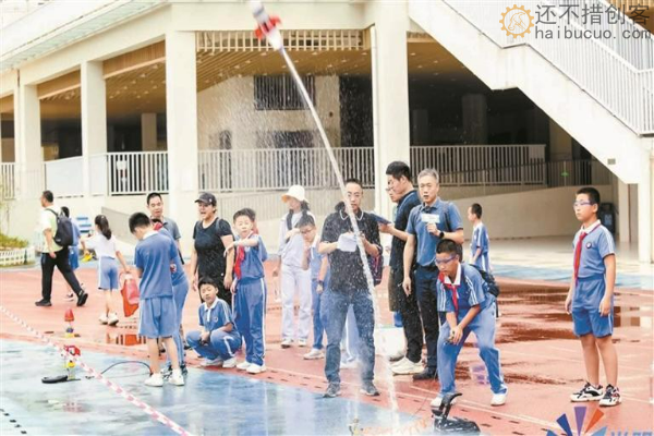 光明区举行青少年科技创新大赛暨中小学创客节 光明学子秀绝活 争做创新小达人