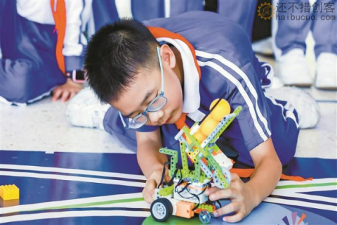 光明区举行青少年科技创新大赛暨中小学创客节 光明学子秀绝活 争做创新小达人