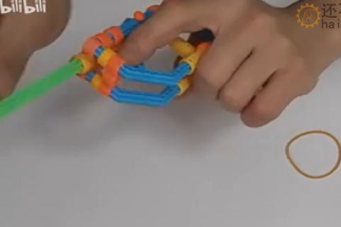 如何DIY制作一个积木皮筋枪？