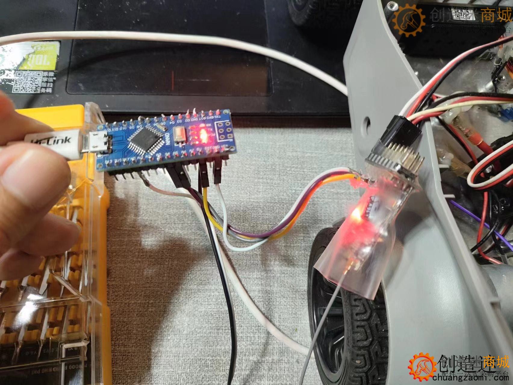 利用arduino nano模拟乐迪AT系列遥控电压回传