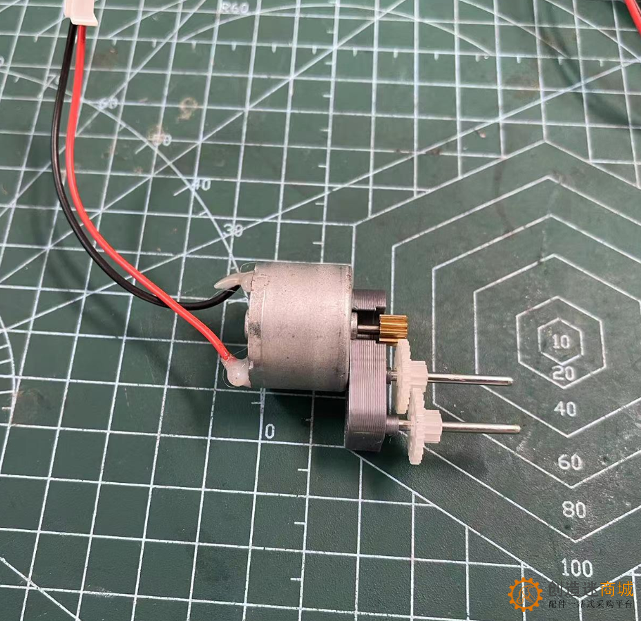 教程：如何制作一个带遥控的全拼装小车？