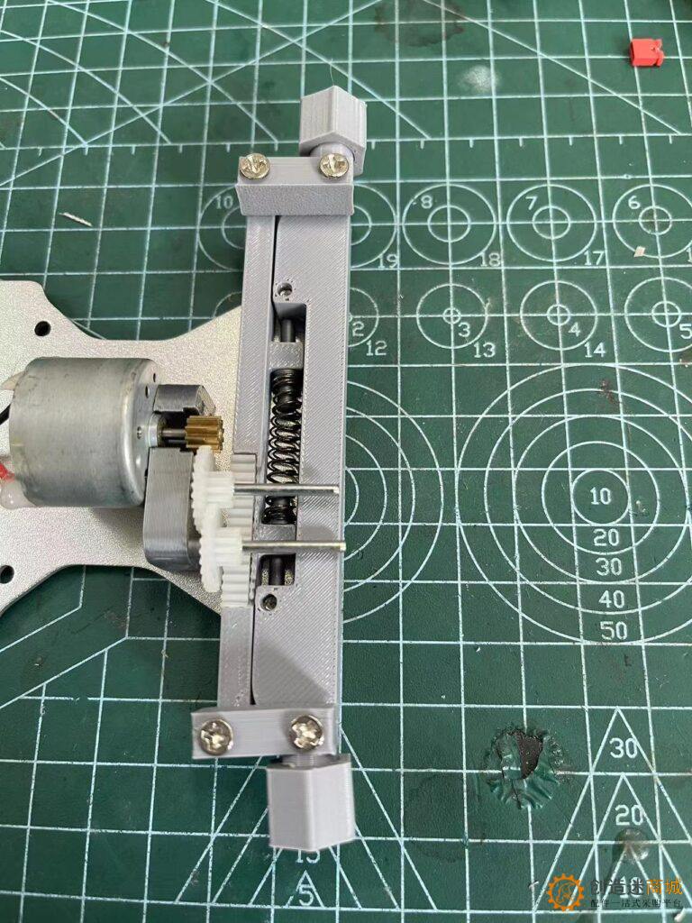 教程：如何制作一个带遥控的全拼装小车？