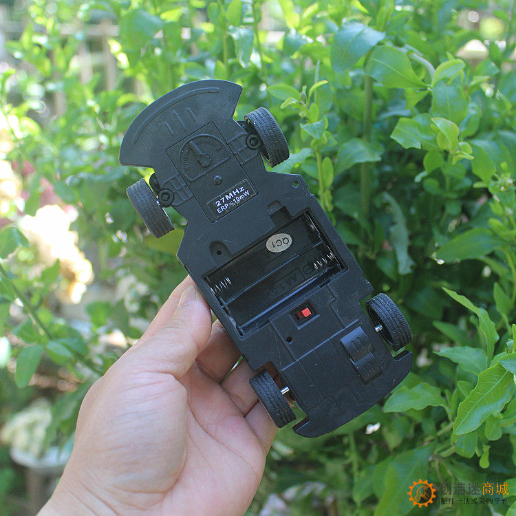 小车底盘、后驱动电机，前转向电机，四轮橡胶轮胎，不带遥控，带转向电机和动力电机小车底盘玩具车DIY配件