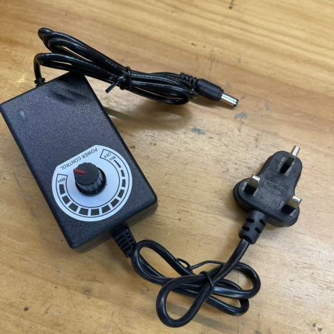 A1 12V2A调速适配器英规 640302 DC