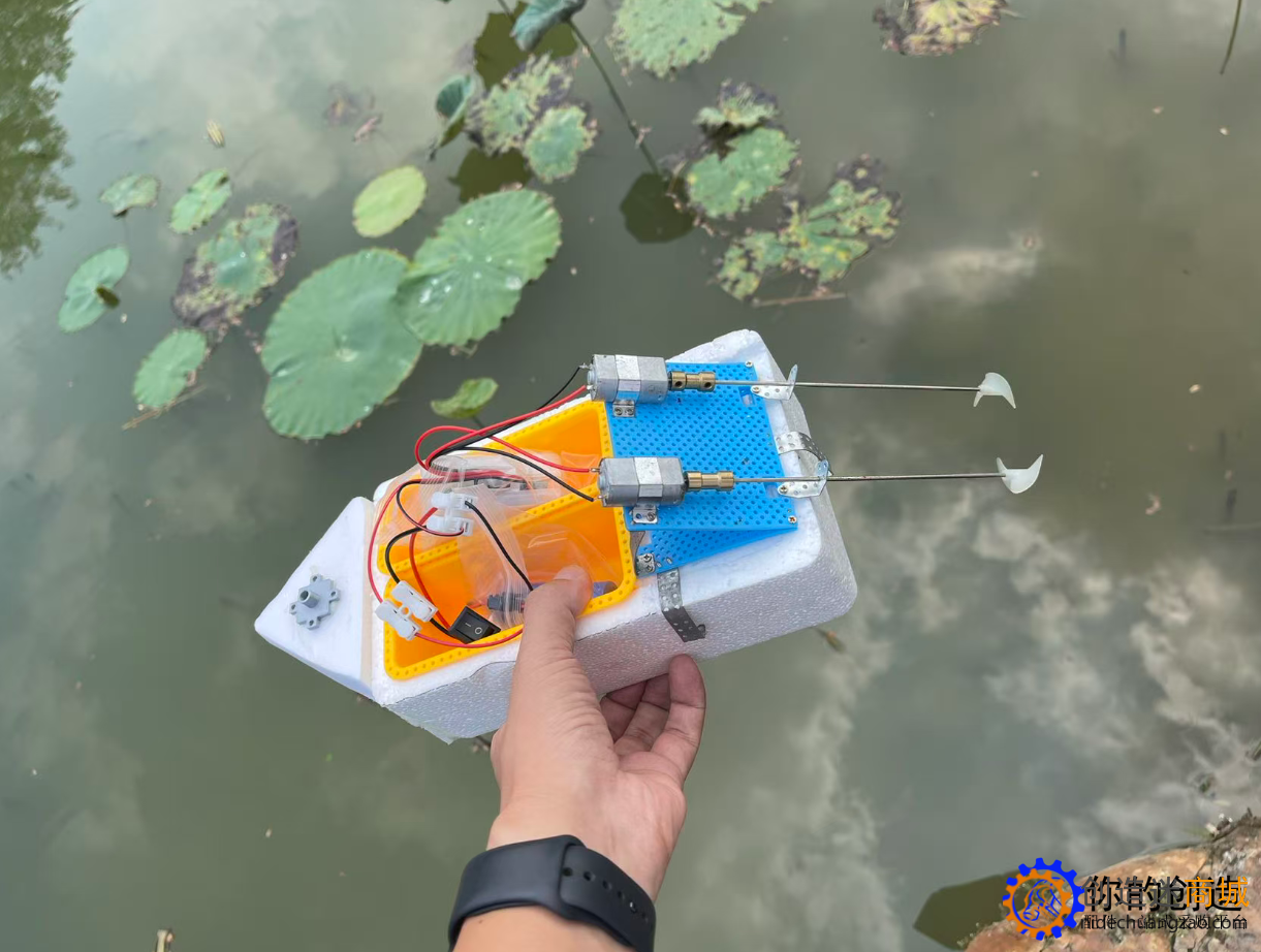 小钉锤中级遥控船下水测试-深圳光明区鹅颈水湿地公园